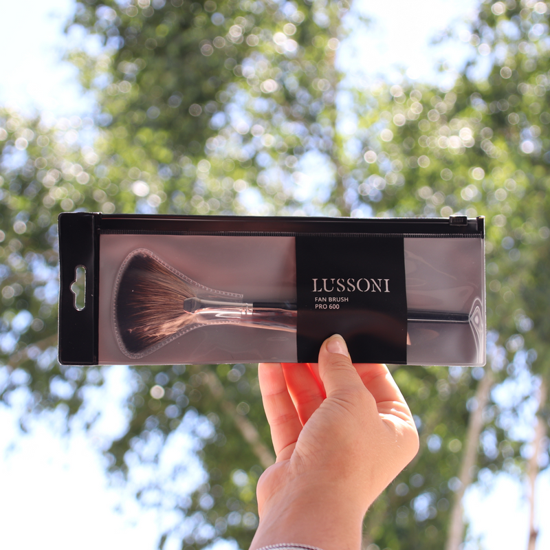 LUSSONI Pro 600 Fan Make-up-Pinsel